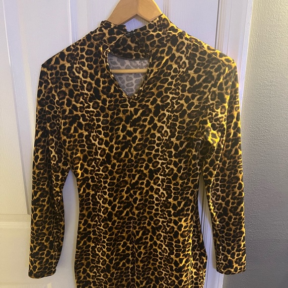 Cheetah body con dress size medium worn once - Picture 2 of 3